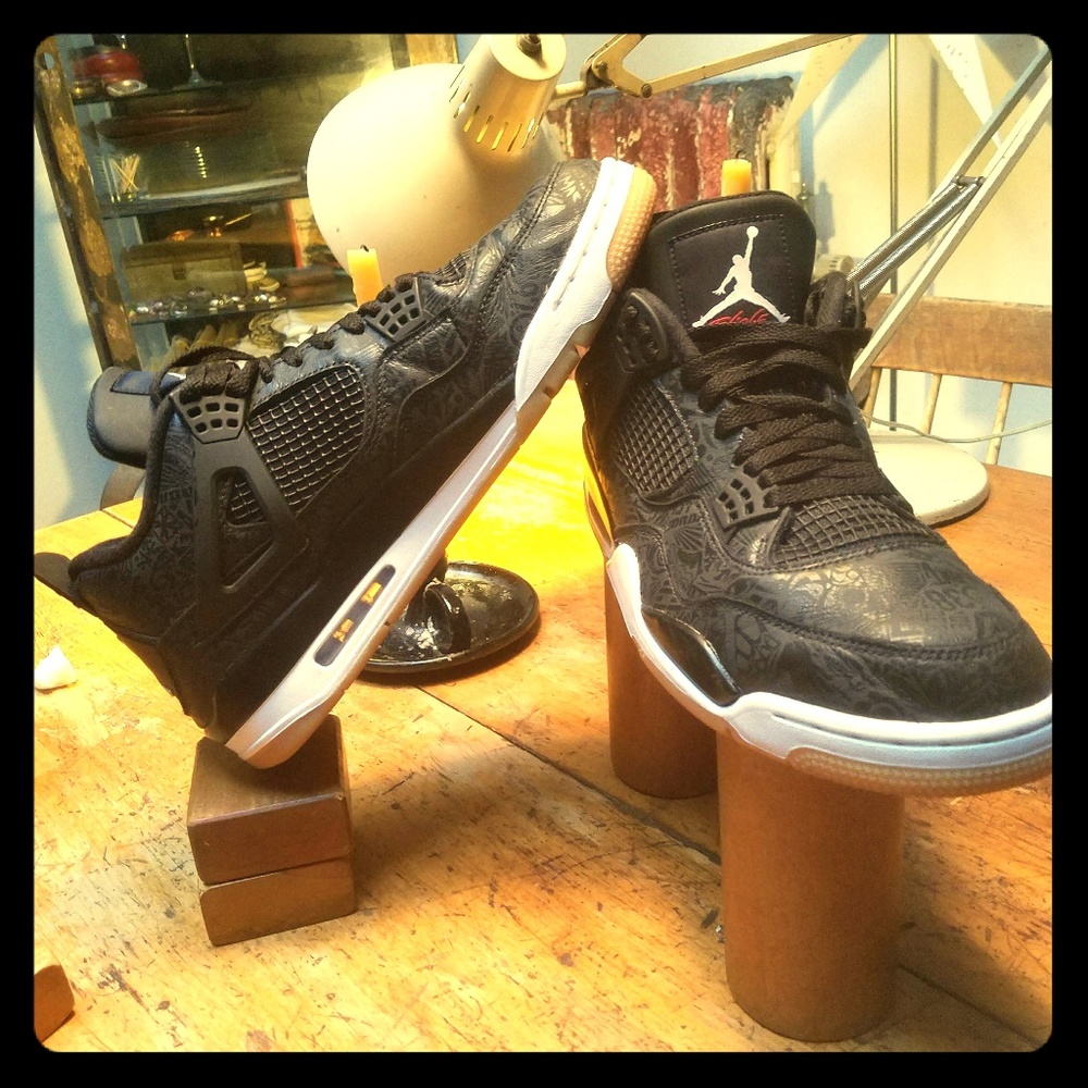 JORDAN 4 RETRO SE '30th ANNIVERSARY LASER"